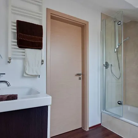 Haselmann Πανσιόν 2*